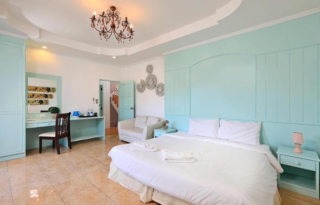 Gorgeous Boutique 3*